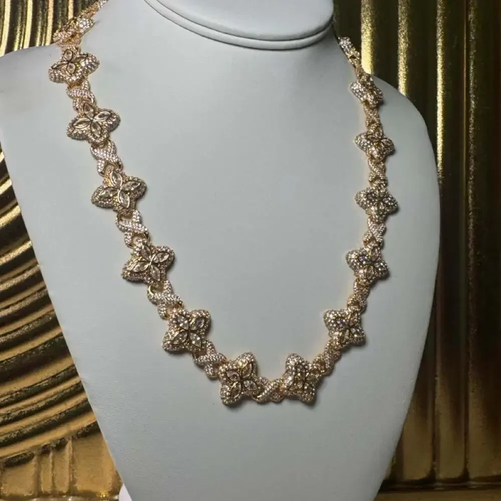 Gold Clover Cuban Link Necklace 4541